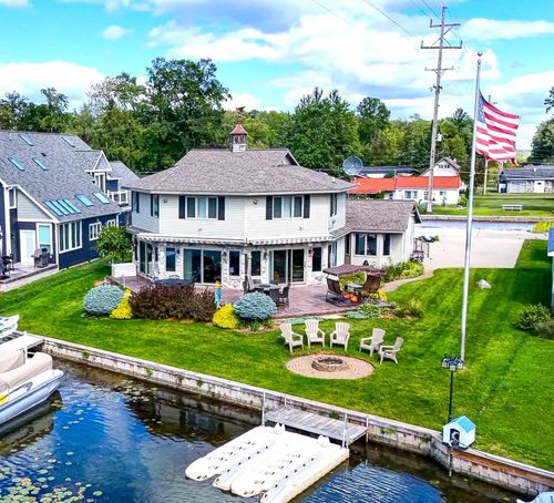 4690 Birchcrest Dr, Houghton Lake, MI, 48629-9795 | Card Image