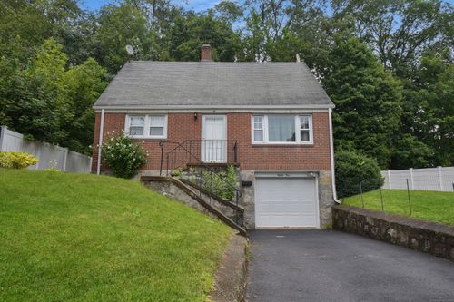 81 Eno Ave, Torrington, CT, 06790-5622 | Card Image