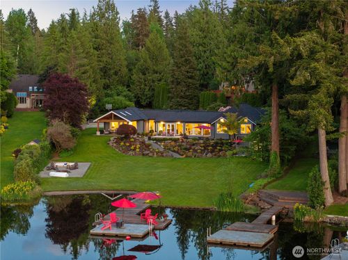 2045 E Beaver Lake Dr Se, Sammamish, WA, 98075-7920 | Card Image