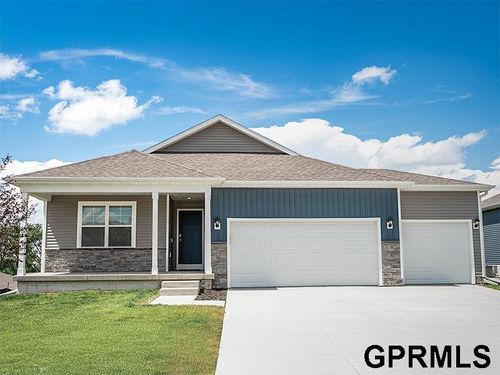 10611 Bearcreek Dr, Papillion, NE, 68046-3472 | Card Image