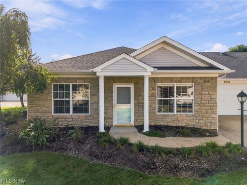 3105 Whitewood St Nw, North Canton, OH, 44720-8362 | Card Image