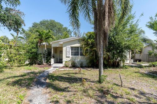 627 38th Ave Ne, ST PETERSBURG, FL, 33704-1629 | Card Image