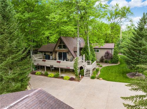 316 Saint Andrews Ln, Senecaville, OH, 43780-9787 | Card Image