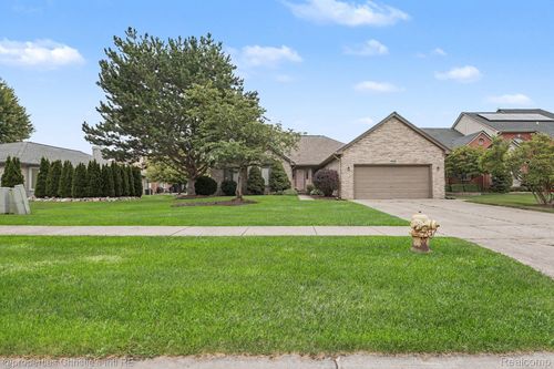 49316 Deerfield Park, Macomb, MI, 48044-1823 | Card Image