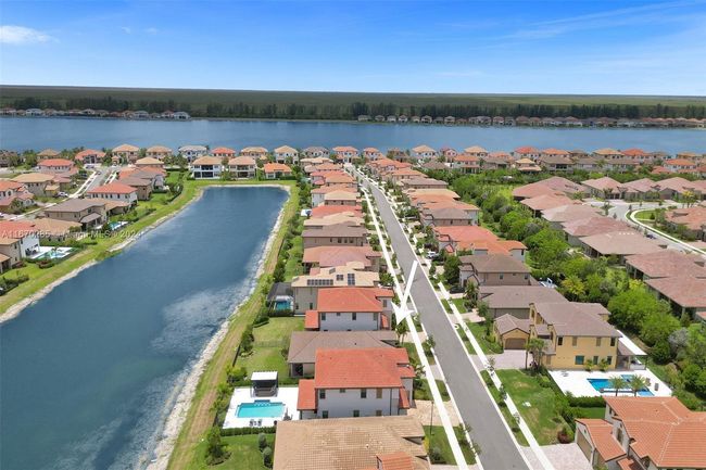 12070 - 12070 N Baypoint Cir, House other with 3 bedrooms, 2 bathrooms and null parking in Parkland FL | Image 52
