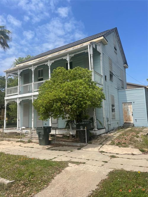 2028 Avenue M 1/2, Galveston, TX, 77550-4732 | Card Image
