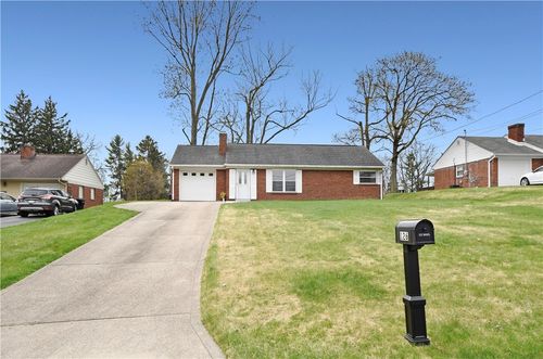 126 S Patton Dr, Coraopolis, PA, 15108-2524 | Card Image