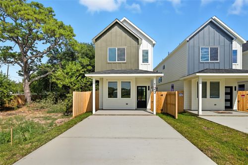 123 S Virginia St, La Porte, TX, 77571-5462 | Card Image