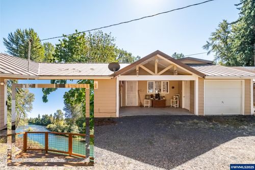 1054 N River Dr, Sweet Home, OR, 97386-1052 | Card Image