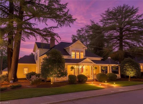 8 Vance St, Lexington, NC, 27292-2728 | Card Image