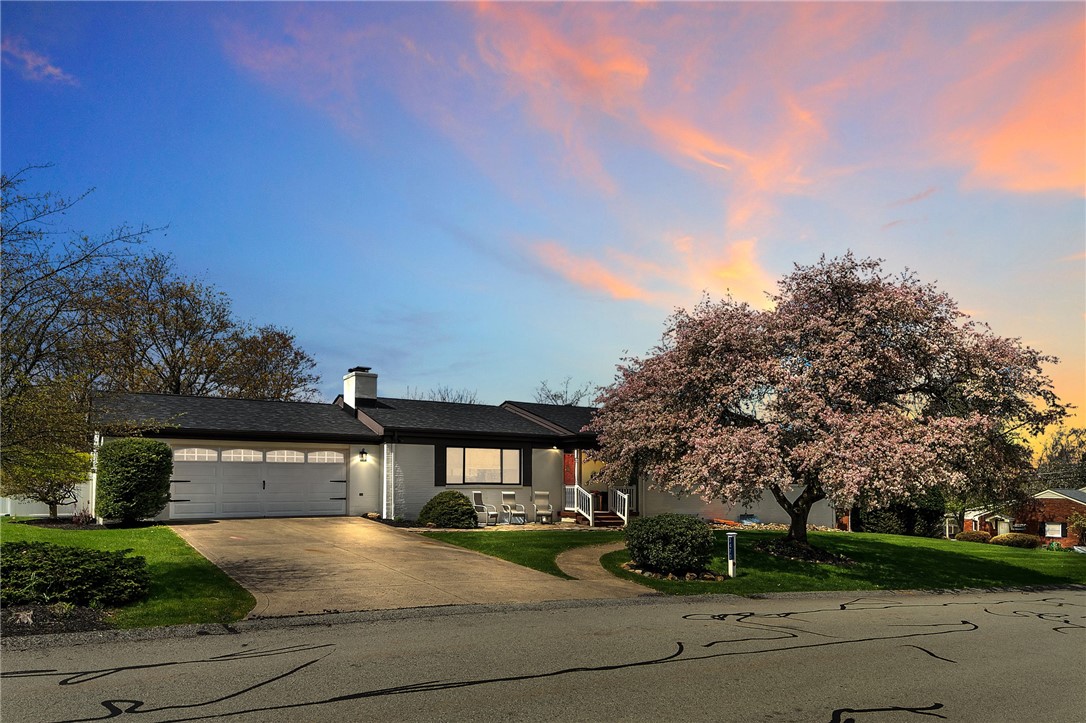 Macarthur Dr, Murrysville, PA 15668