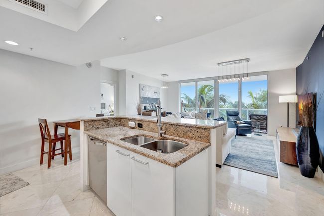 APT-612 - 1 N Ocean Blvd, Condo with 2 bedrooms, 2 bathrooms and null parking in Pompano Beach FL | Image 11