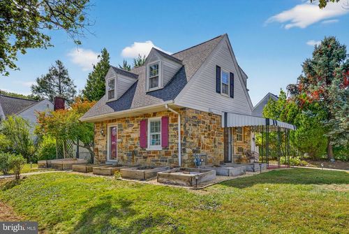 406 S 17th St, Allentown, PA, 18104-6711 | Card Image