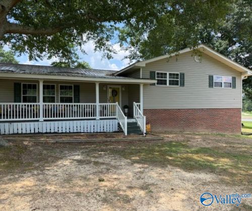 305 Alexander Dr, Boaz, AL, 35956-2315 | Card Image