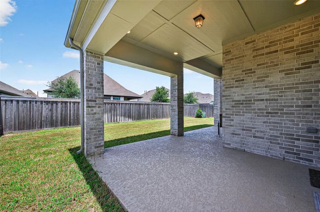 Covered Back Patio | Image 31