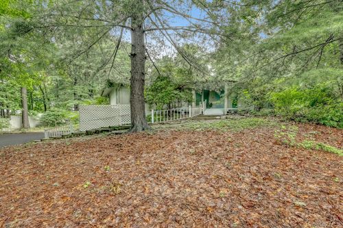 49 Halley Dr, Pomona, NY, 10970-2002 | Card Image