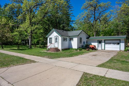 221 N Cedar St, Adams, WI, 53910-9312 | Card Image