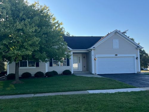 631 Ridgewood Dr, Cary, IL, 60013-2489 | Card Image