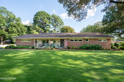 66 Woodhaven Dr, Jackson, TN, 38301-3918 | Card Image