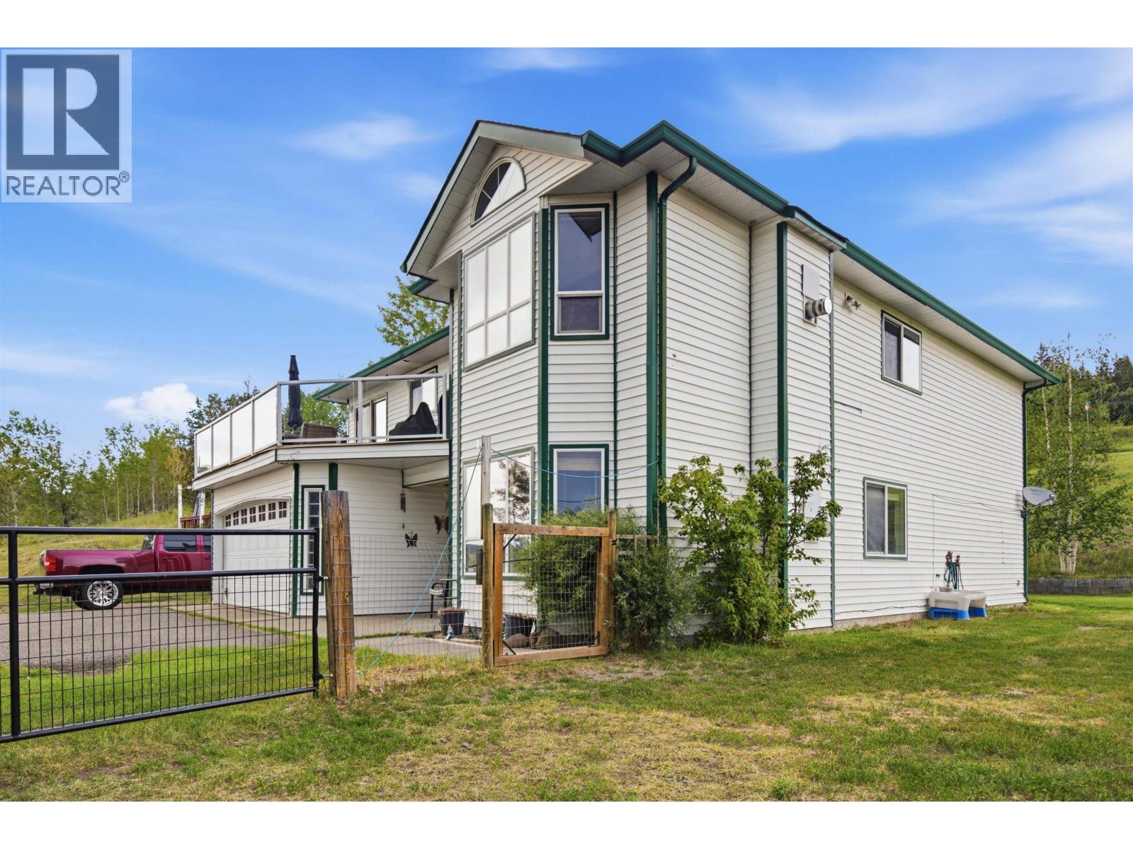 Residential in 150 Mile House 3