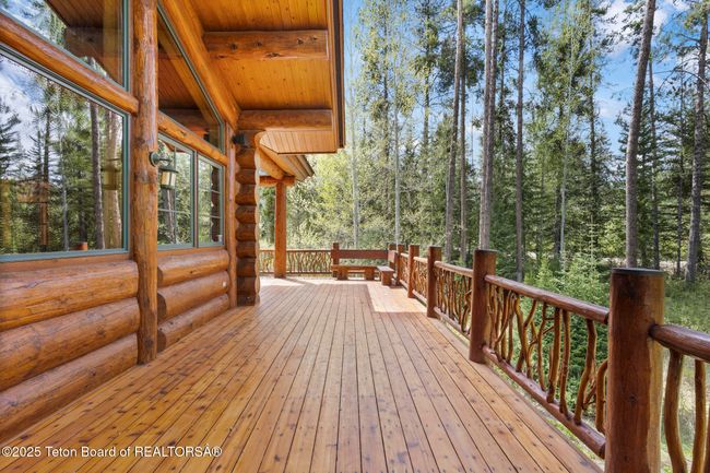 5725 Caddis Fly Dr, House other with 3 bedrooms, 4 bathrooms and null parking in Wilson WY | Image 6