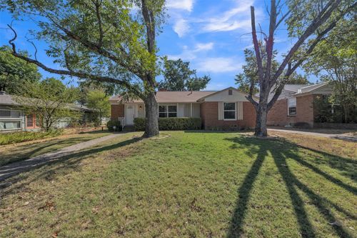 2309 Maryel Dr, Fort Worth, TX, 76112-4921 | Card Image