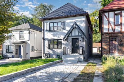 298 S Kingsway, Home with 6 bedrooms, 5 bathrooms and 5 parking in Toronto ON | Image 2