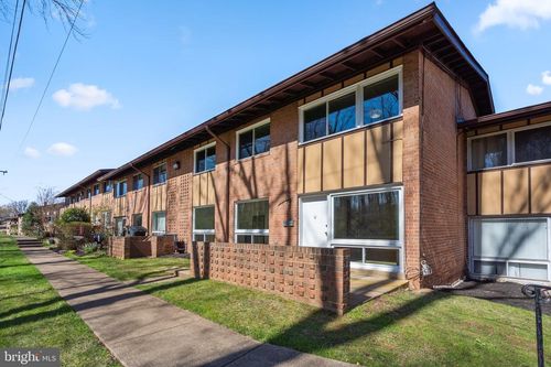 10009 Fair Woods Dr, FAIRFAX, VA, 22030-1718 | Card Image