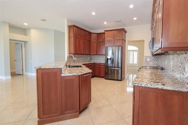 946 Allegro Ln, House other with 4 bedrooms, 3 bathrooms and null parking in APOLLO BEACH FL | Image 9