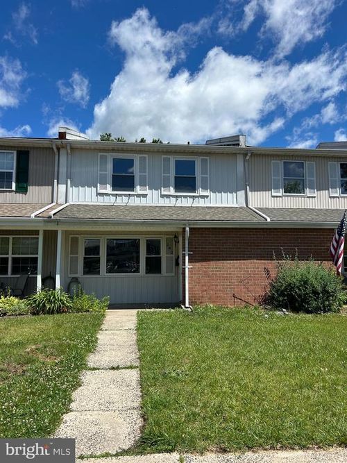 242 Daffodil Ct, QUAKERTOWN, PA, 18951-2735 | Card Image