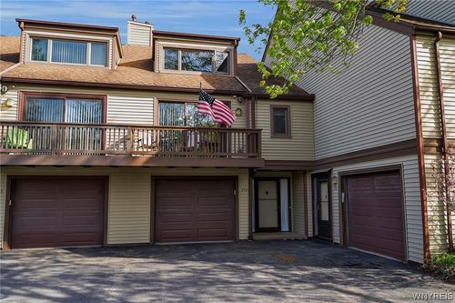 252 Old Meadow Dr, East Amherst, NY, 14051-2405 | Card Image