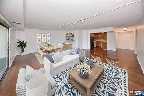 521 Piermont Ave, River Vale, NJ, 07675-5707 | Card Image