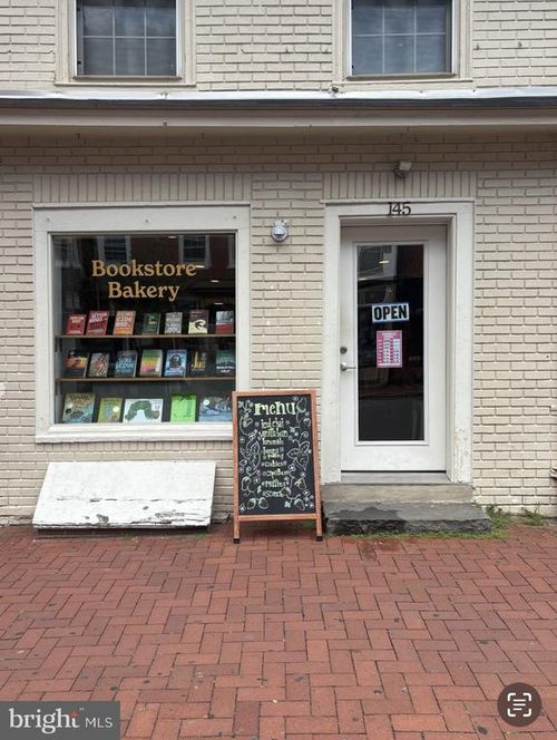 145 W Gay St, WEST CHESTER, PA, 19380-2914 | Card Image