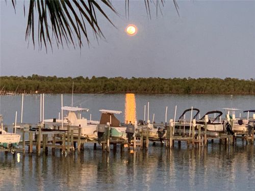 apt-10-6082 Se Landing Way, Stuart, FL, 34997-1888 | Card Image