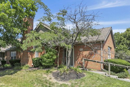 2402 Huntmaster Ln, Grove City, OH, 43123-3988 | Card Image
