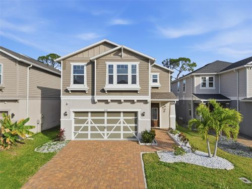 8147 Artisan Cir, Seminole, FL, 33777-2847 | Card Image