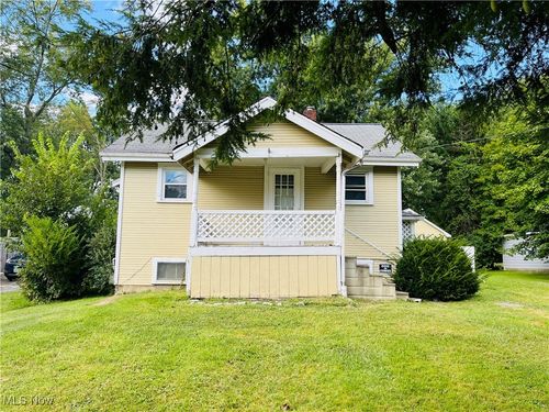 634 Goist Ln, Girard, OH, 44420-1401 | Card Image