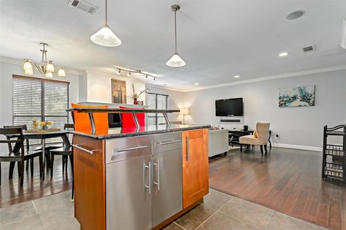 202-3314 Douglas Ave, Dallas, TX, 75219-2781 | Card Image