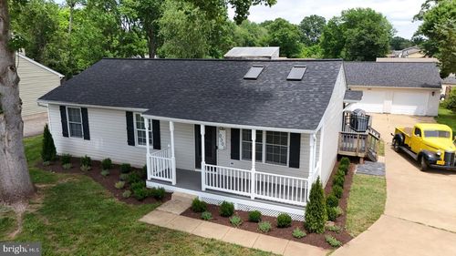 10303 Abbott Rd, MANASSAS, VA, 20110-6151 | Card Image