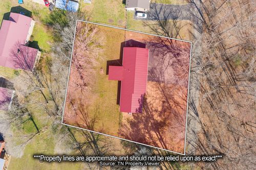 96 Maple Cir, Decaturville, TN, 38329-8014 | Card Image