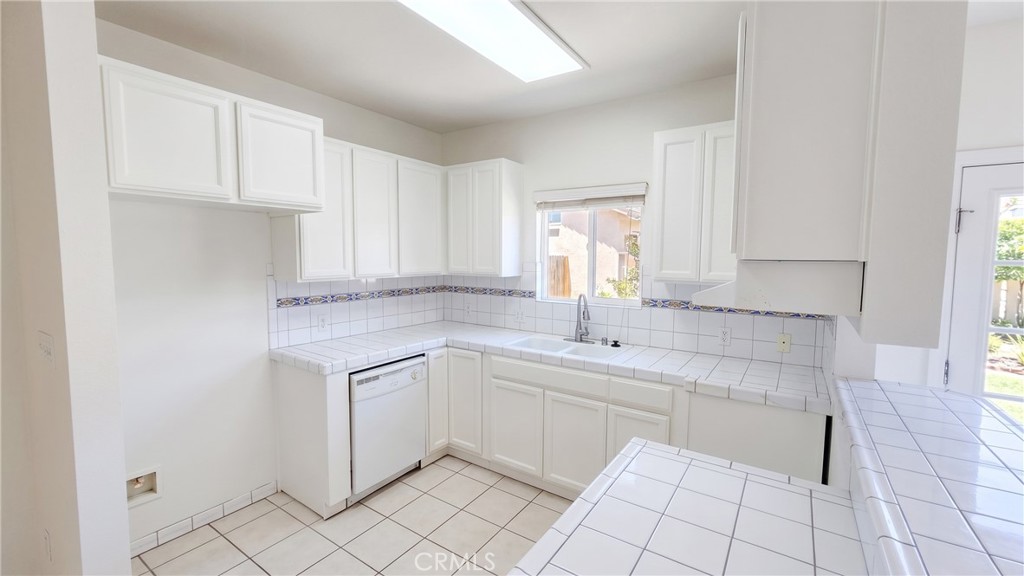 Residential Lease in Los Angeles 4
