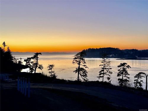 7078 E Sooke Rd, Sooke, BC, V9Z1A8 | Card Image