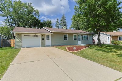 104 Mccabe Drive, House other with 4 bedrooms, 2 bathrooms and 1 parking in Streamwood IL | Image 2