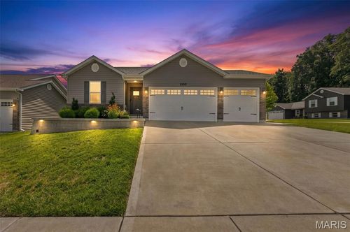 1100 Slapshot Dr, Foristell, MO, 63348-2622 | Card Image