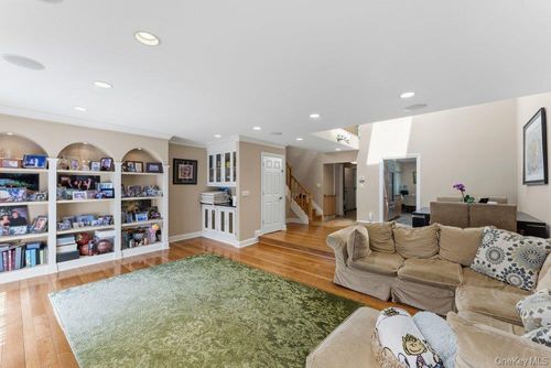 76 Estate Dr, Jericho, NY, 11753-2817 | Card Image