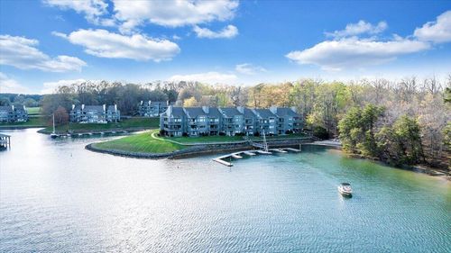 1114-75 Woodbridge Cir, Moneta, VA, 24121-4310 | Card Image