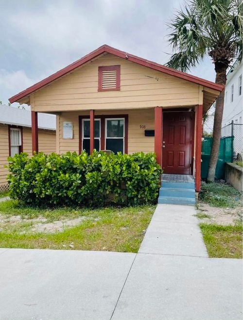 706 7th St, West Palm Beach, FL, 33401-3830 | Card Image