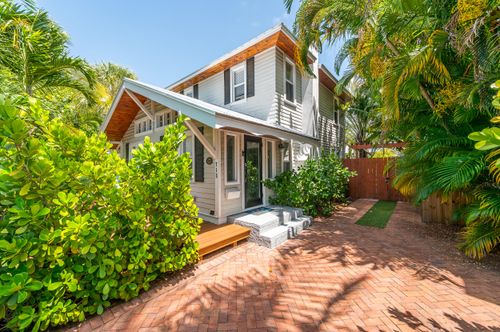 715 Palm St, West Palm Beach, FL, 33401-7009 | Card Image