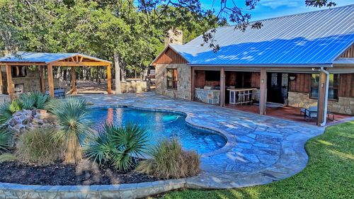 423 Brazos St, Bowie, TX, 76230-6996 | Card Image