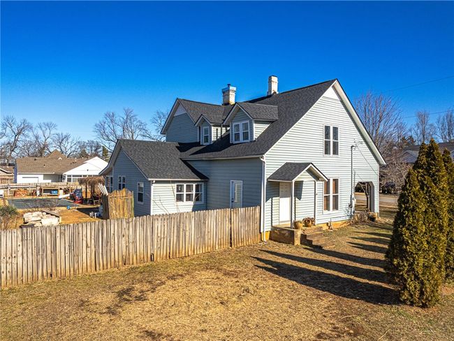 501 Nw C St, House other with 5 bedrooms, 3 bathrooms and null parking in Bentonville AR | Image 12